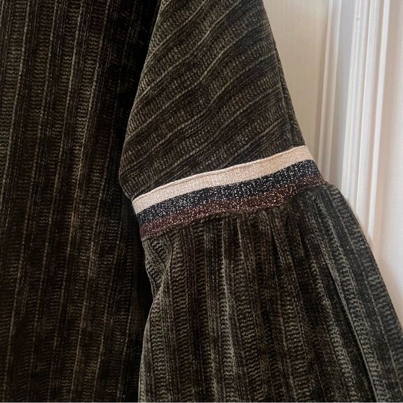 THML Chenille Velvet Bell Sleeve Sweater Top, Anthropologie, size small - Picture 8 of 10